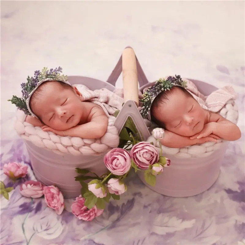 Iron Twins Posing Bucket - Image 4